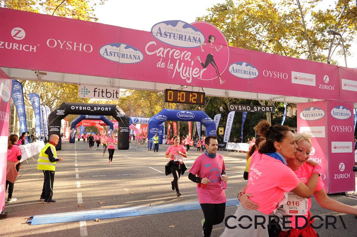 Llegada de la Carrera de la Mujer de Barcelona (ARCO IZQUIERDO 28)