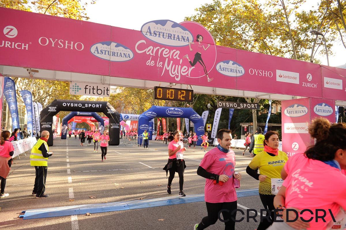Llegada de la Carrera de la Mujer de Barcelona (ARCO IZQUIERDO 28)