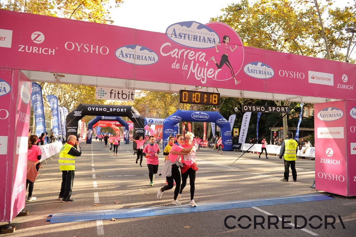 Llegada de la Carrera de la Mujer de Barcelona (ARCO IZQUIERDO 28)