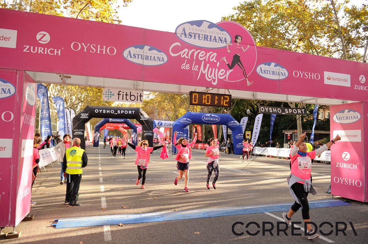 Llegada de la Carrera de la Mujer de Barcelona (ARCO IZQUIERDO 28)