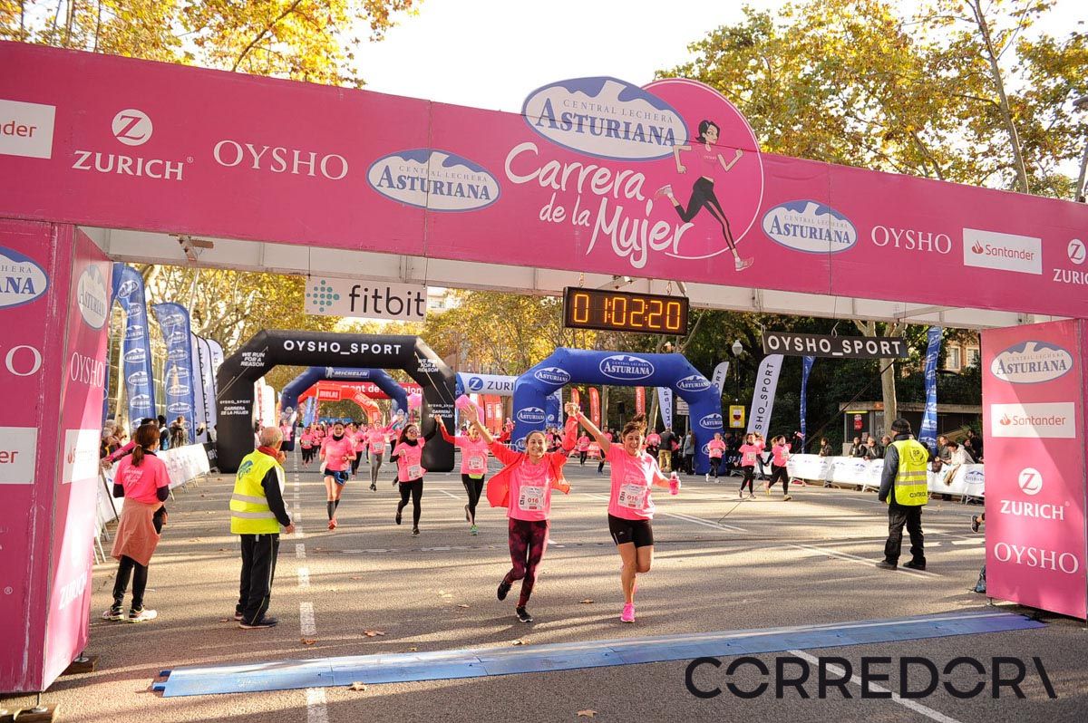 Llegada de la Carrera de la Mujer de Barcelona (ARCO IZQUIERDO 30)