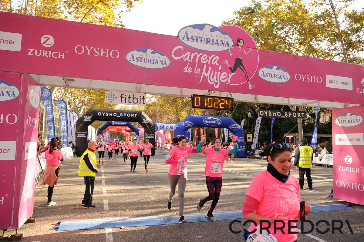 Llegada de la Carrera de la Mujer de Barcelona (ARCO IZQUIERDO 30)