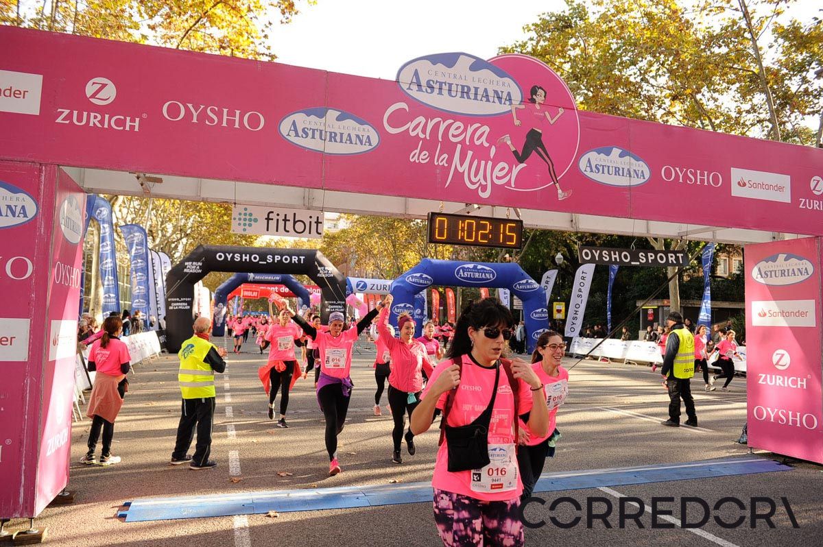Llegada de la Carrera de la Mujer de Barcelona (ARCO IZQUIERDO 30)