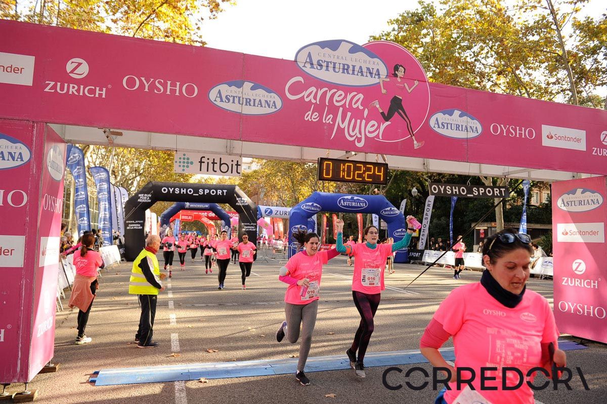 Llegada de la Carrera de la Mujer de Barcelona (ARCO IZQUIERDO 30)