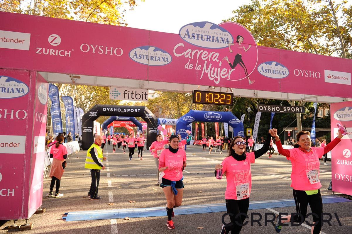 Llegada de la Carrera de la Mujer de Barcelona (ARCO IZQUIERDO 30)