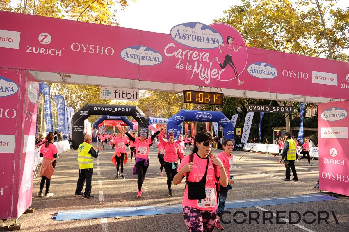 Llegada de la Carrera de la Mujer de Barcelona (ARCO IZQUIERDO 30)