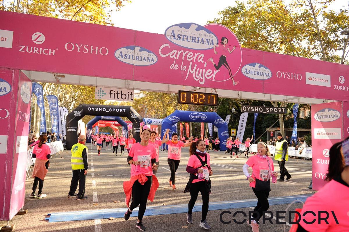 Llegada de la Carrera de la Mujer de Barcelona (ARCO IZQUIERDO 30)