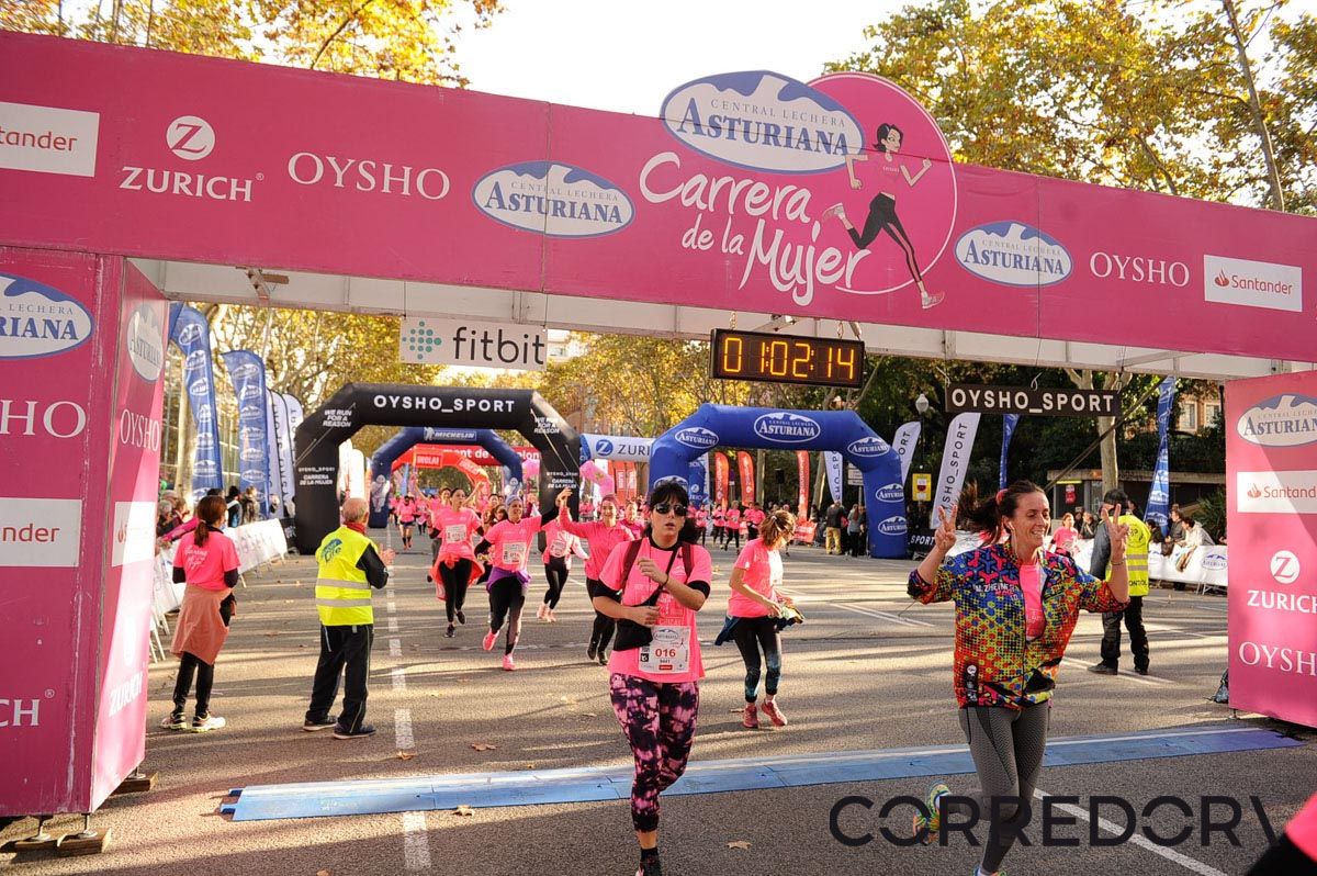 Llegada de la Carrera de la Mujer de Barcelona (ARCO IZQUIERDO 29)