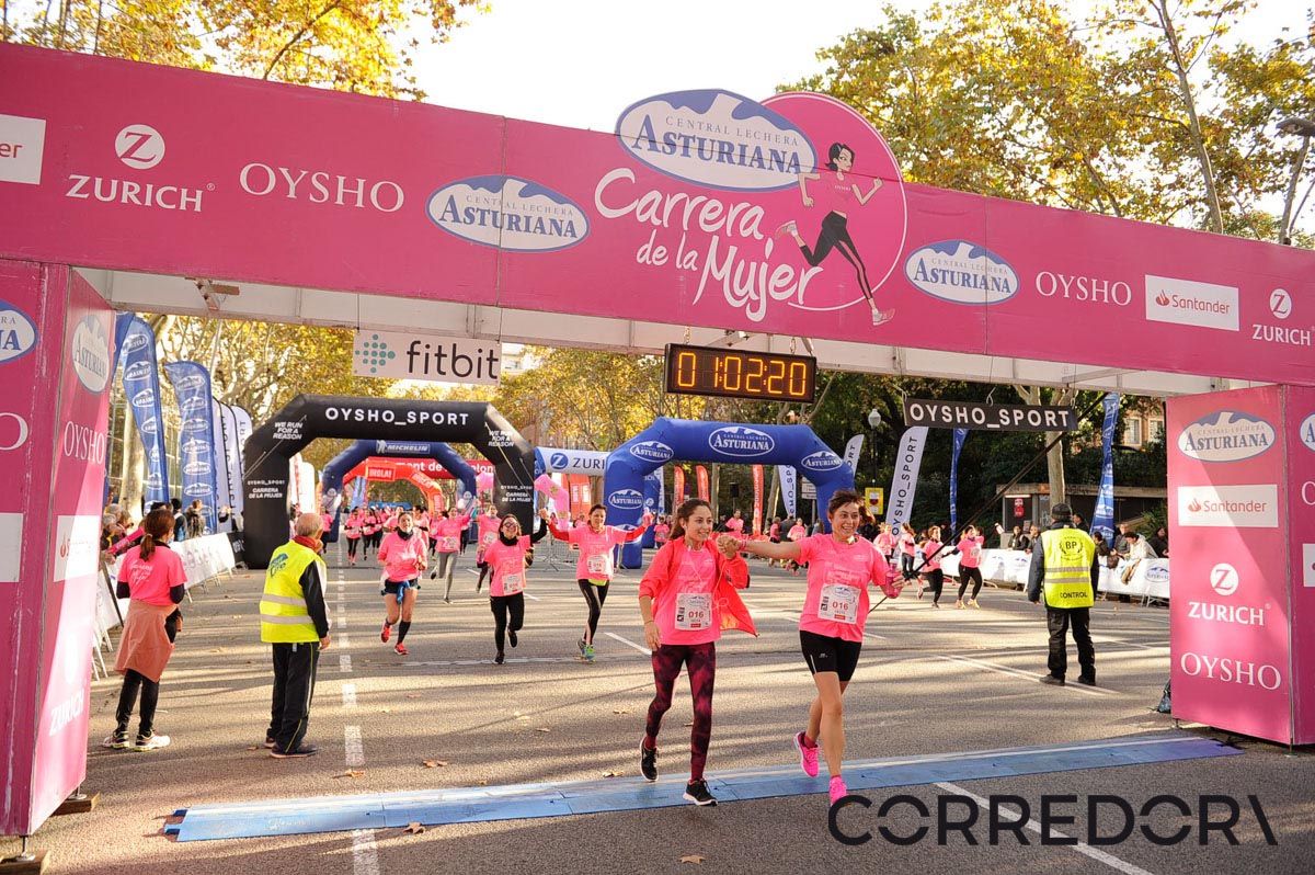 Llegada de la Carrera de la Mujer de Barcelona (ARCO IZQUIERDO 30)