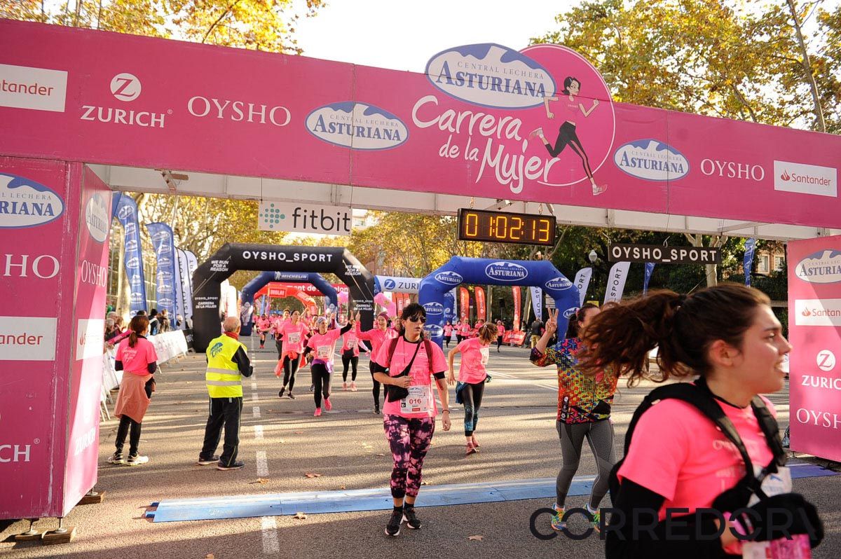 Llegada de la Carrera de la Mujer de Barcelona (ARCO IZQUIERDO 29)