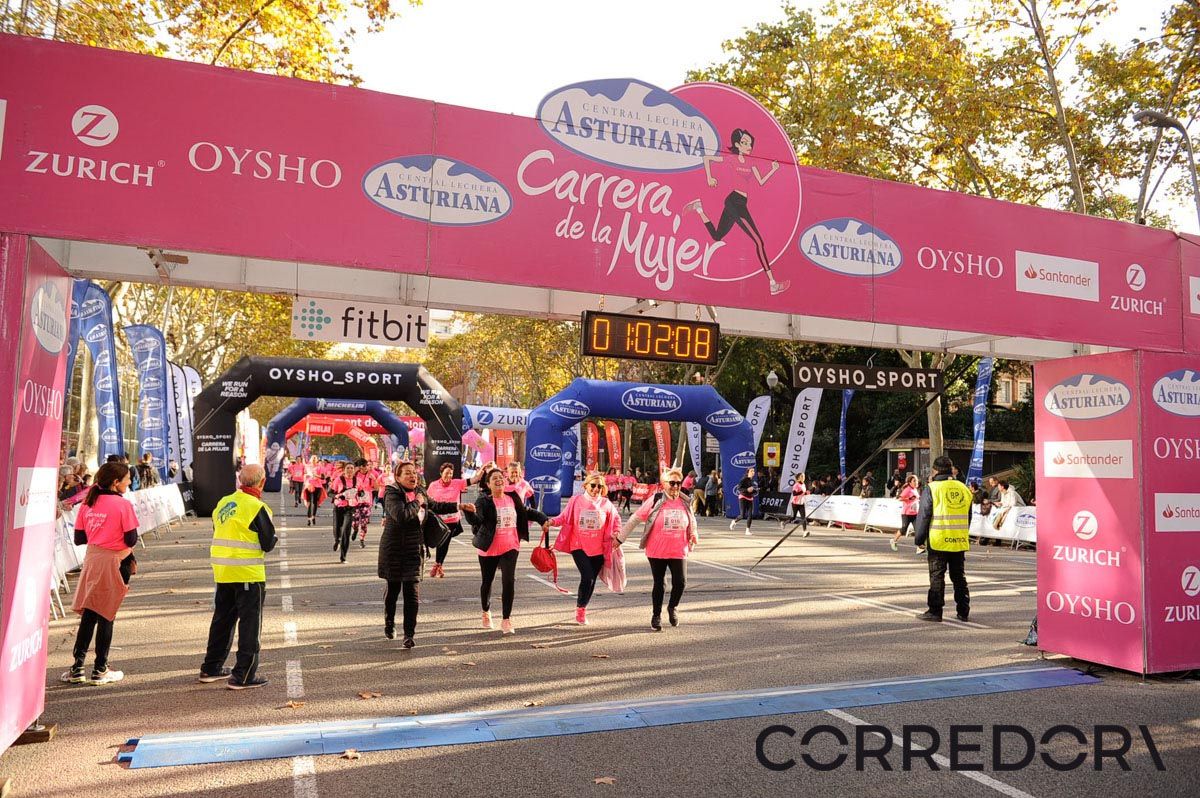 Llegada de la Carrera de la Mujer de Barcelona (ARCO IZQUIERDO 29)