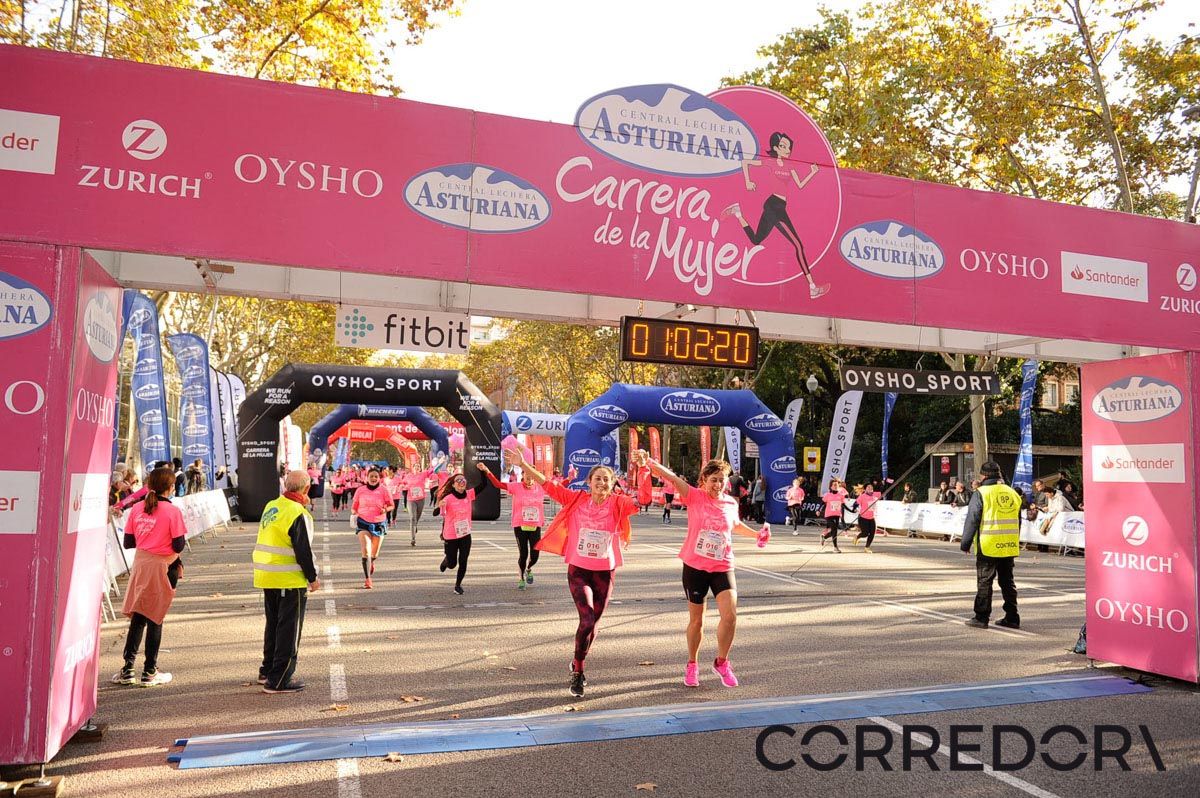 Llegada de la Carrera de la Mujer de Barcelona (ARCO IZQUIERDO 30)