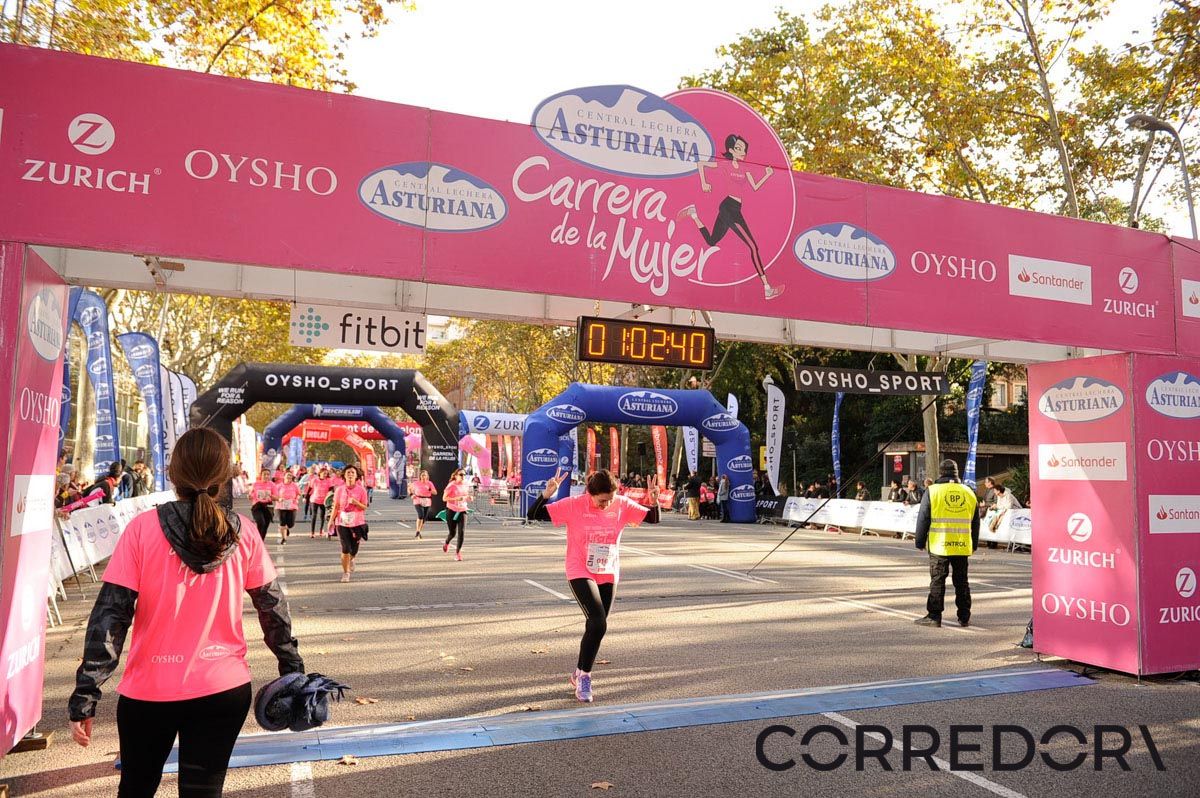 Llegada de la Carrera de la Mujer de Barcelona (ARCO IZQUIERDO 30)