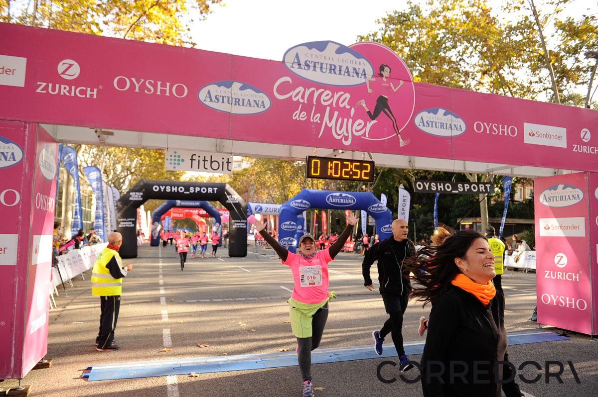 Llegada de la Carrera de la Mujer de Barcelona (ARCO IZQUIERDO 31)