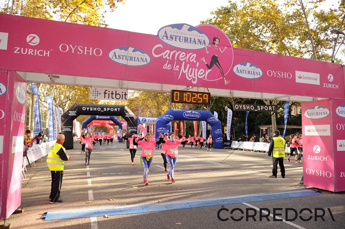Llegada de la Carrera de la Mujer de Barcelona (ARCO IZQUIERDO 31)