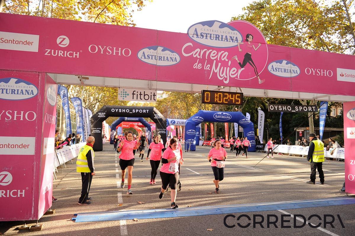 Llegada de la Carrera de la Mujer de Barcelona (ARCO IZQUIERDO 30)