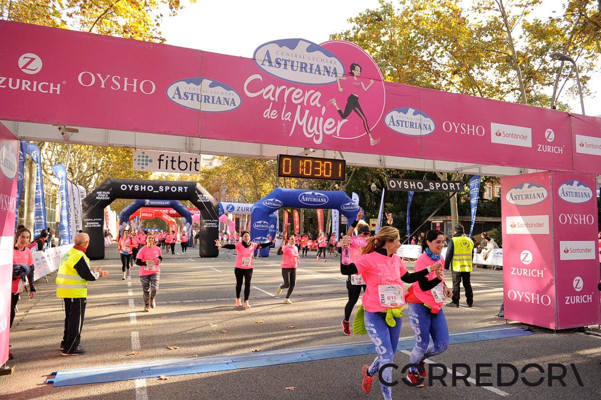 Llegada de la Carrera de la Mujer de Barcelona (ARCO IZQUIERDO 31)