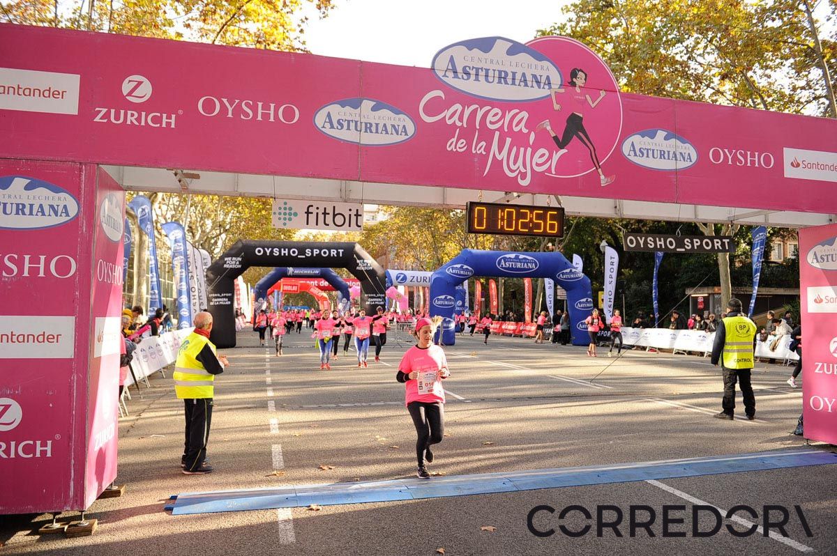 Llegada de la Carrera de la Mujer de Barcelona (ARCO IZQUIERDO 31)