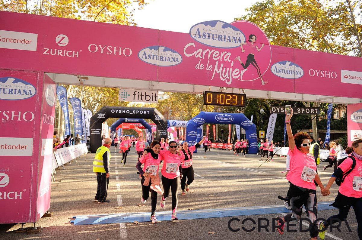 Llegada de la Carrera de la Mujer de Barcelona (ARCO IZQUIERDO 30)