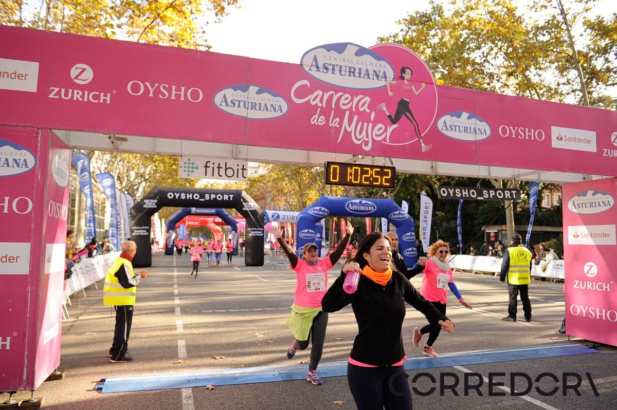 Llegada de la Carrera de la Mujer de Barcelona (ARCO IZQUIERDO 31)