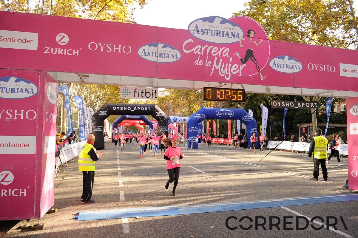 Llegada de la Carrera de la Mujer de Barcelona (ARCO IZQUIERDO 31)