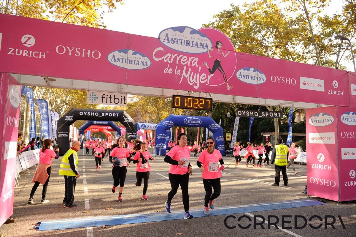 Llegada de la Carrera de la Mujer de Barcelona (ARCO IZQUIERDO 30)