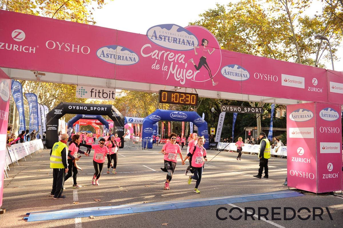 Llegada de la Carrera de la Mujer de Barcelona (ARCO IZQUIERDO 30)
