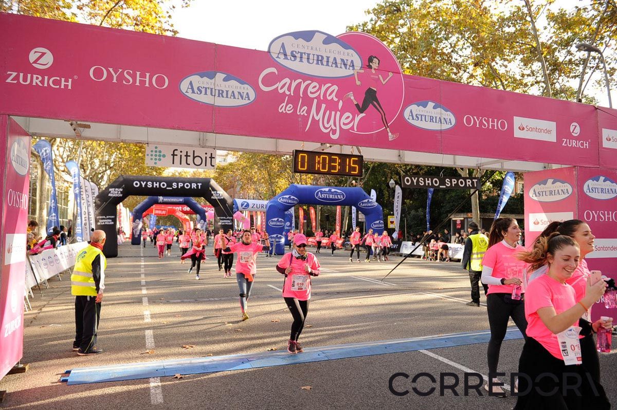 Llegada de la Carrera de la Mujer de Barcelona (ARCO IZQUIERDO 31)