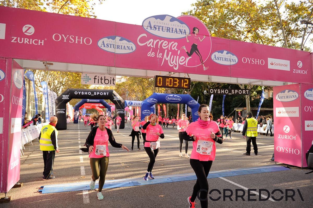 Llegada de la Carrera de la Mujer de Barcelona (ARCO IZQUIERDO 31)