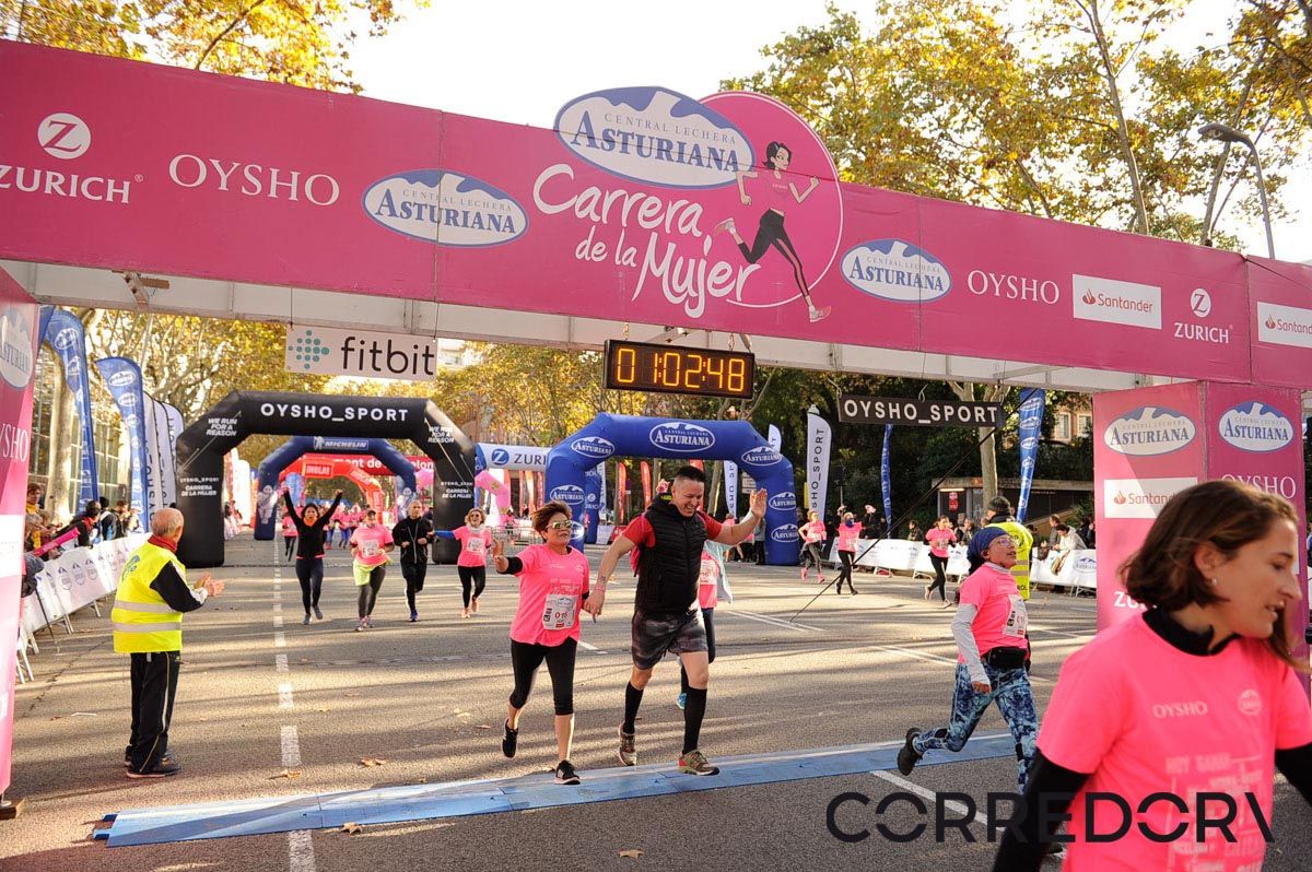 Llegada de la Carrera de la Mujer de Barcelona (ARCO IZQUIERDO 31)