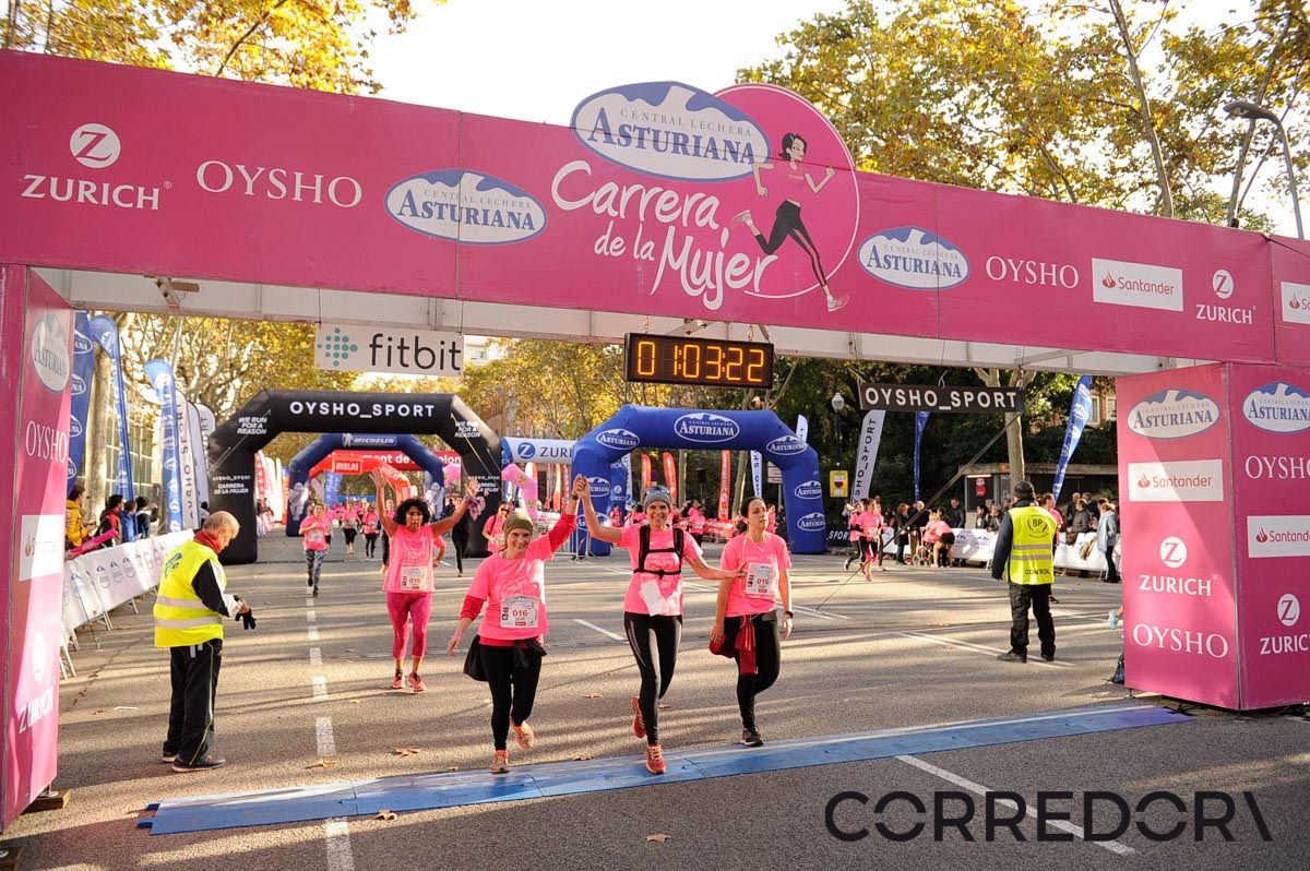 Llegada de la Carrera de la Mujer de Barcelona (ARCO IZQUIERDO 31)