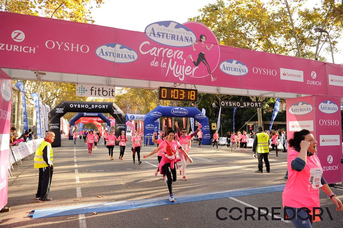 Llegada de la Carrera de la Mujer de Barcelona (ARCO IZQUIERDO 31)