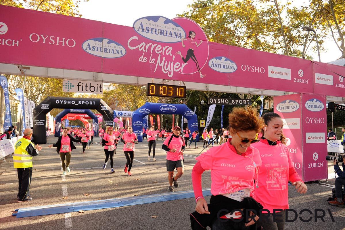 Llegada de la Carrera de la Mujer de Barcelona (ARCO IZQUIERDO 31)