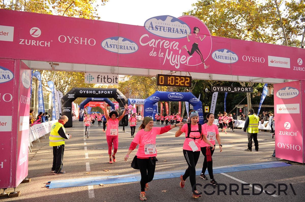 Llegada de la Carrera de la Mujer de Barcelona (ARCO IZQUIERDO 31)