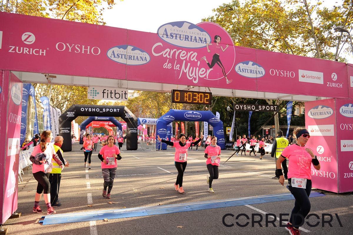 Llegada de la Carrera de la Mujer de Barcelona (ARCO IZQUIERDO 31)