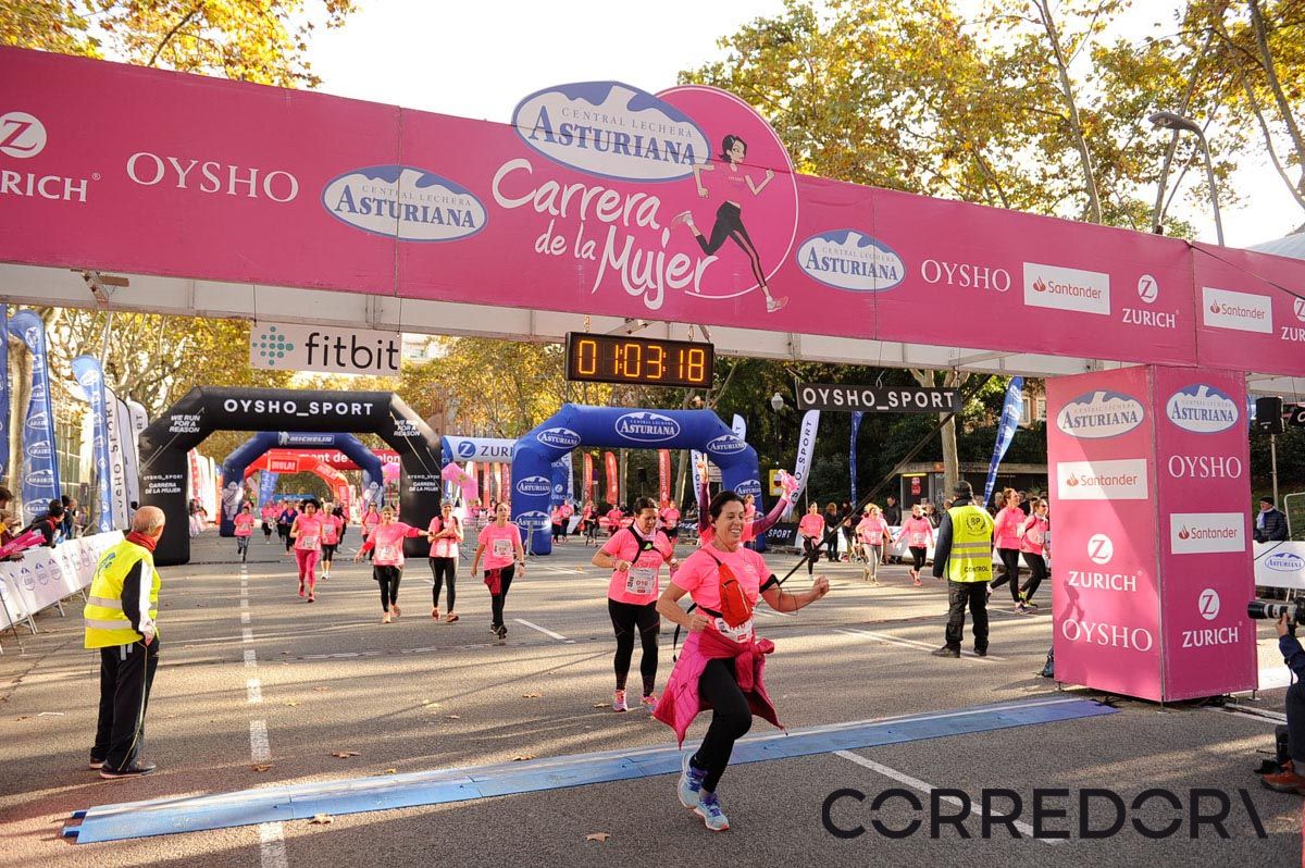 Llegada de la Carrera de la Mujer de Barcelona (ARCO IZQUIERDO 31)