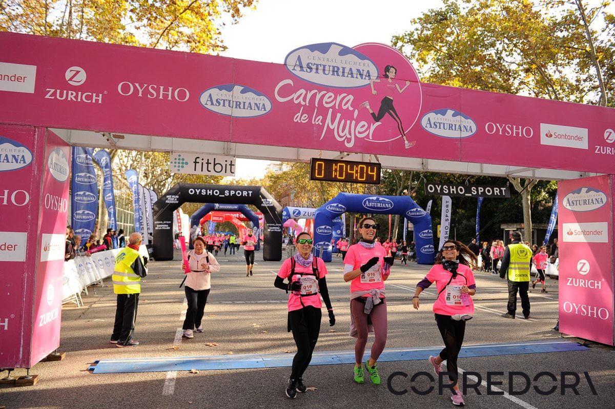 Llegada de la Carrera de la Mujer de Barcelona (ARCO IZQUIERDO 33)