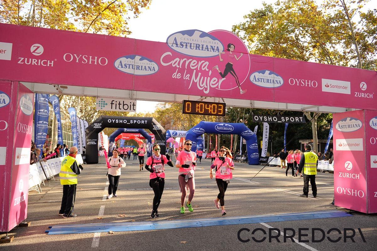 Llegada de la Carrera de la Mujer de Barcelona (ARCO IZQUIERDO 33)