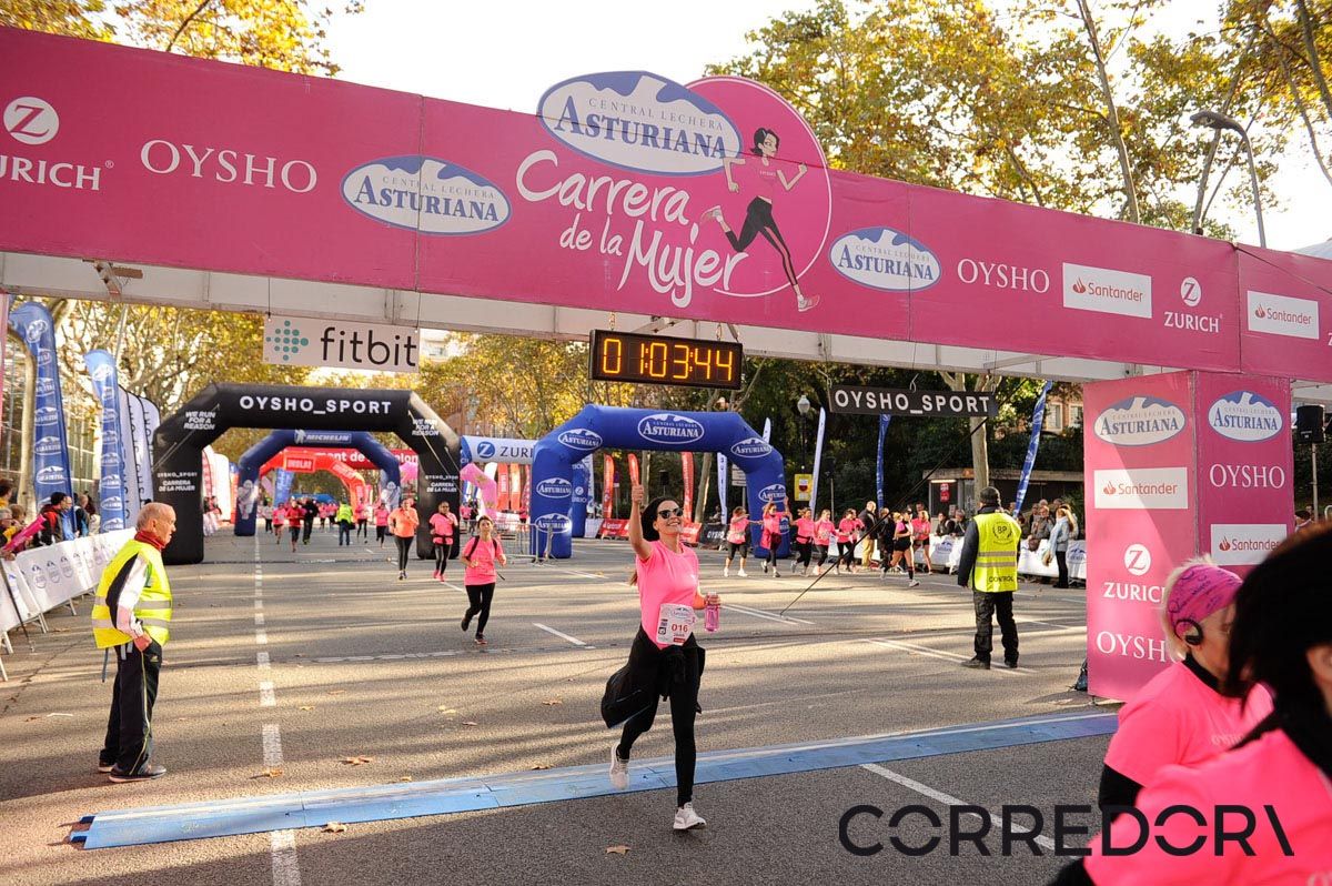 Llegada de la Carrera de la Mujer de Barcelona (ARCO IZQUIERDO 32)