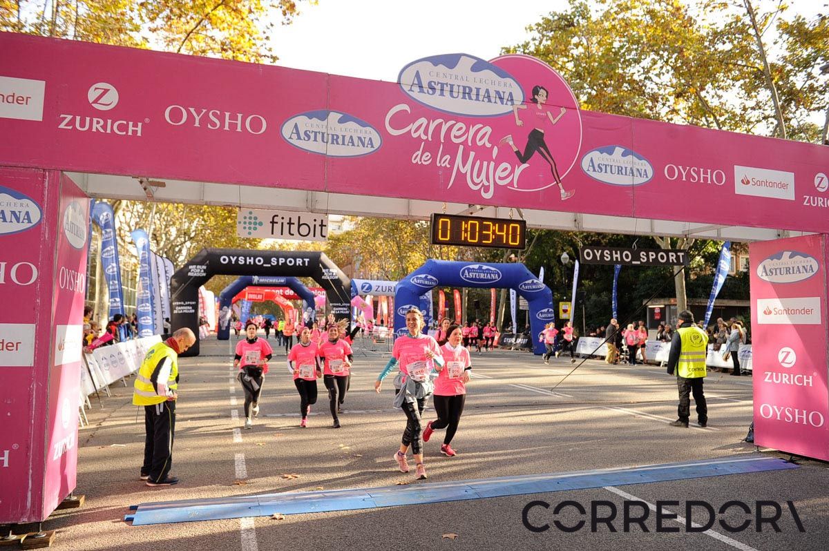 Llegada de la Carrera de la Mujer de Barcelona (ARCO IZQUIERDO 32)
