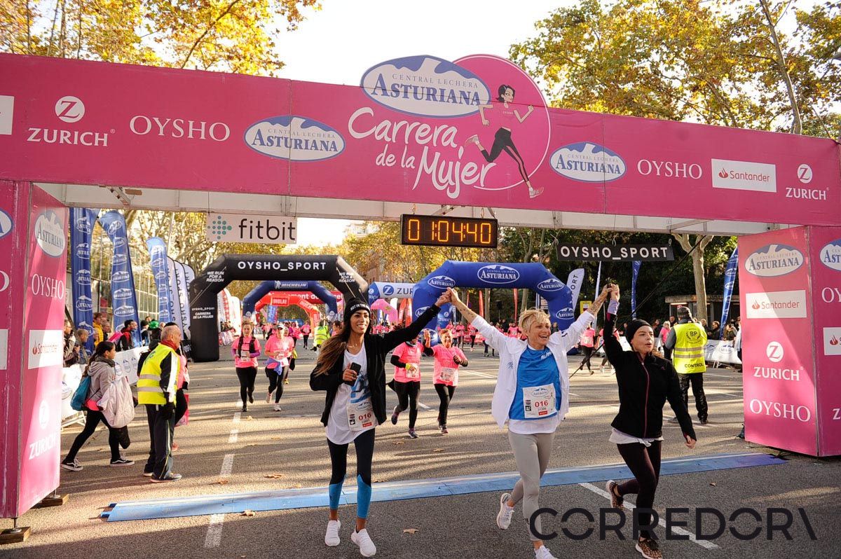Llegada de la Carrera de la Mujer de Barcelona (ARCO IZQUIERDO 33)