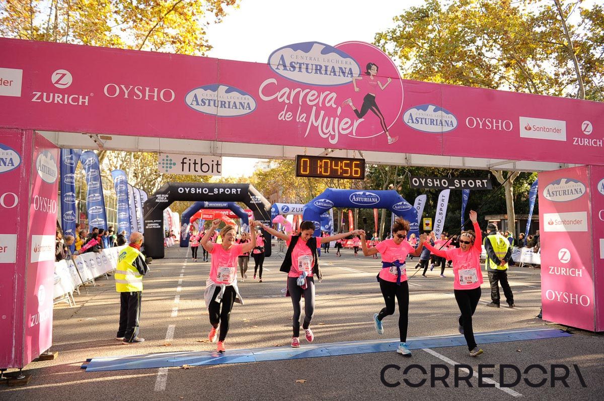 Llegada de la Carrera de la Mujer de Barcelona (ARCO IZQUIERDO 34)