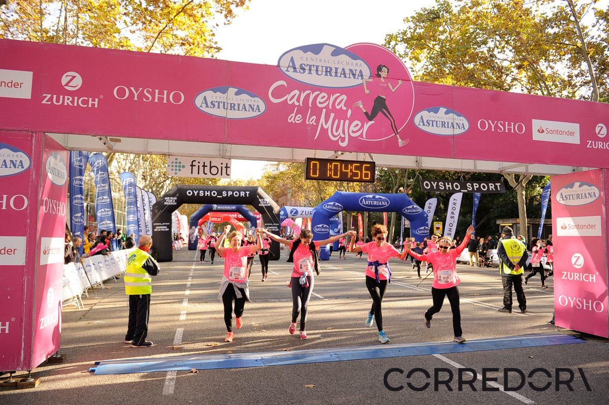 Llegada de la Carrera de la Mujer de Barcelona (ARCO IZQUIERDO 34)