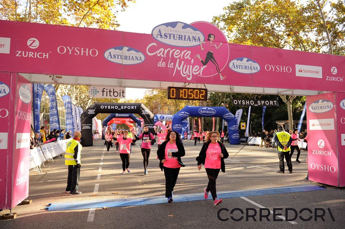 Llegada de la Carrera de la Mujer de Barcelona (ARCO IZQUIERDO 34)