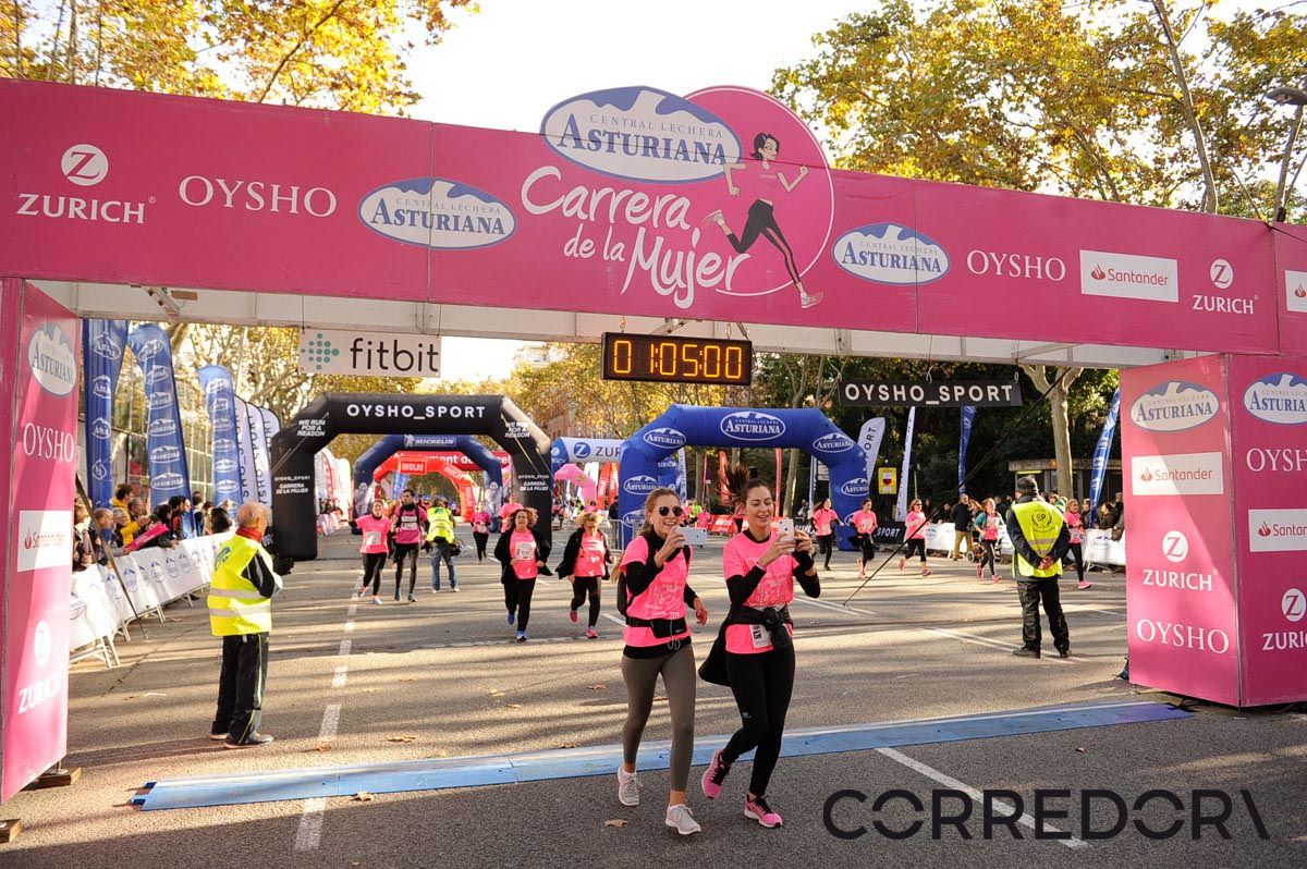 Llegada de la Carrera de la Mujer de Barcelona (ARCO IZQUIERDO 34)