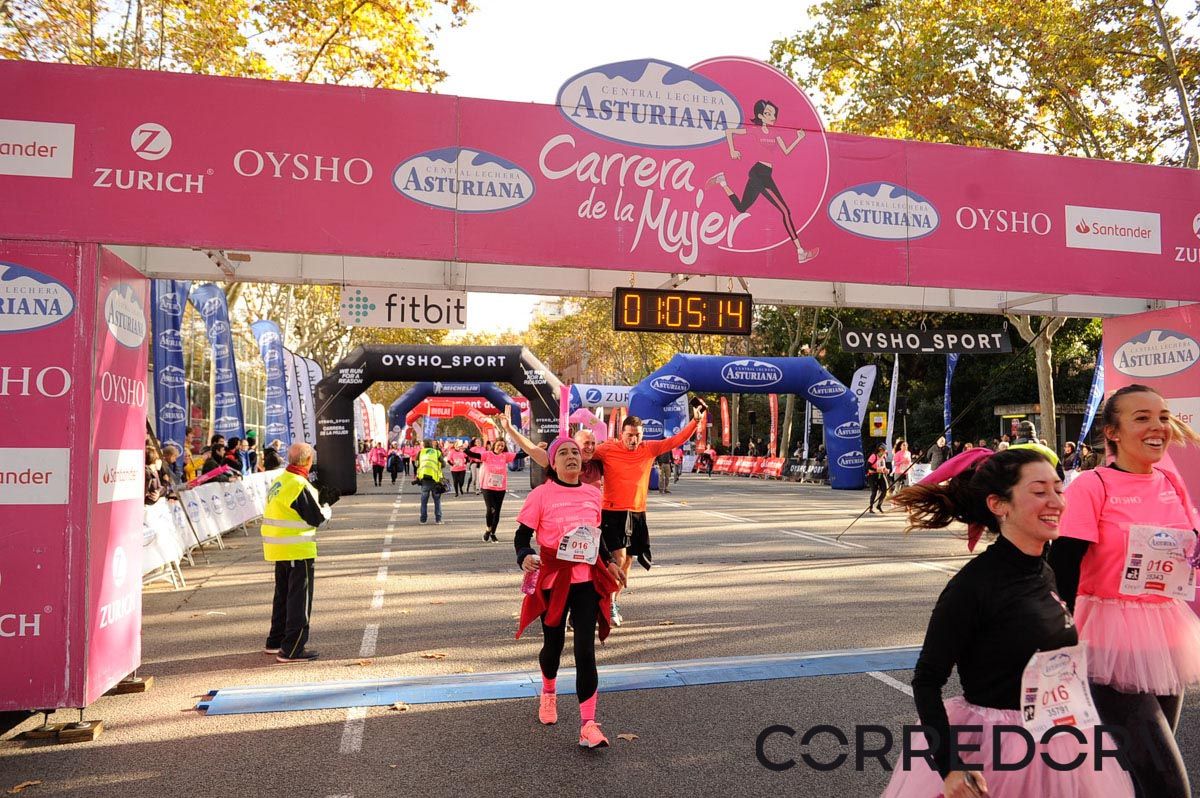 Llegada de la Carrera de la Mujer de Barcelona (ARCO IZQUIERDO 34)