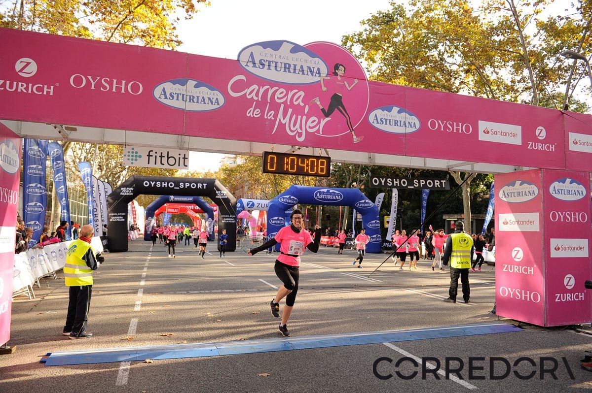 Llegada de la Carrera de la Mujer de Barcelona (ARCO IZQUIERDO 33)