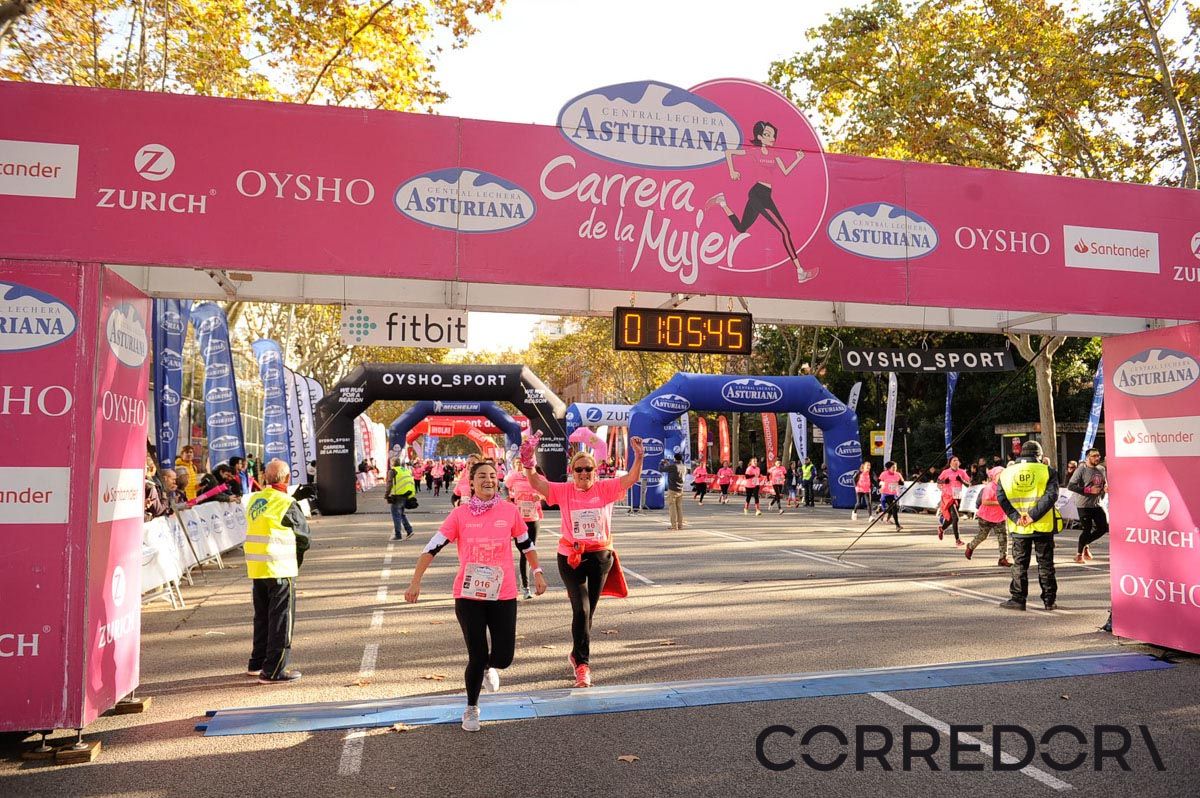 Llegada de la Carrera de la Mujer de Barcelona (ARCO IZQUIERDO 35)