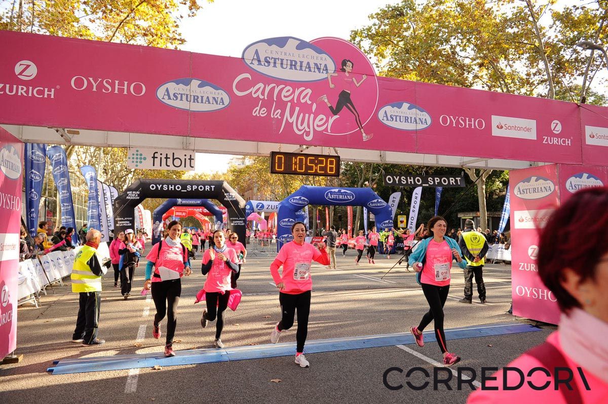 Llegada de la Carrera de la Mujer de Barcelona (ARCO IZQUIERDO 34)