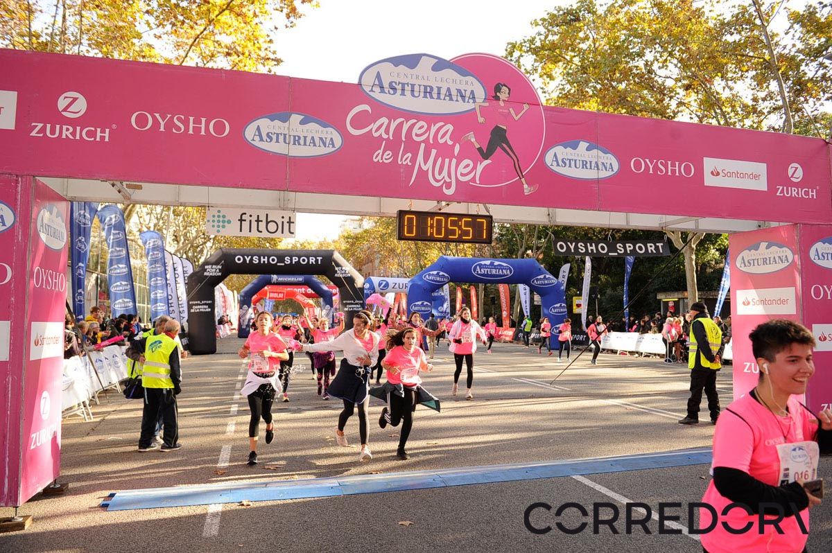 Llegada de la Carrera de la Mujer de Barcelona (ARCO IZQUIERDO 35)